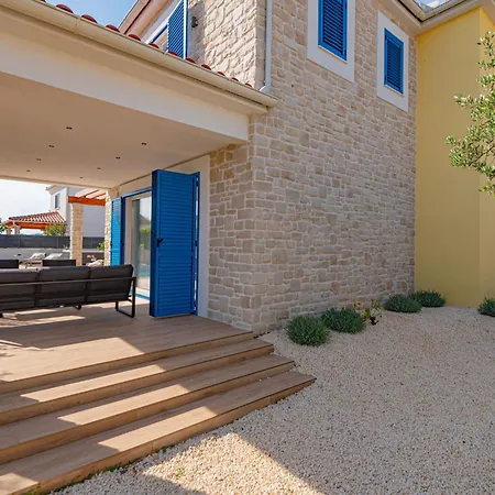 By Interhome