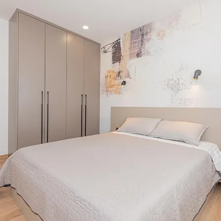 By Interhome